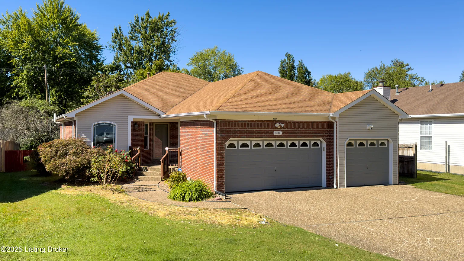 7802 Appleview Ln photo 1