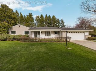 7077 Brookridge Dr, West Bloomfield, MI