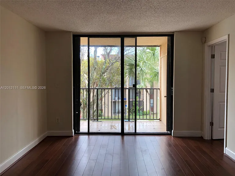 14301 N Kendall Dr #309B — Photo 2