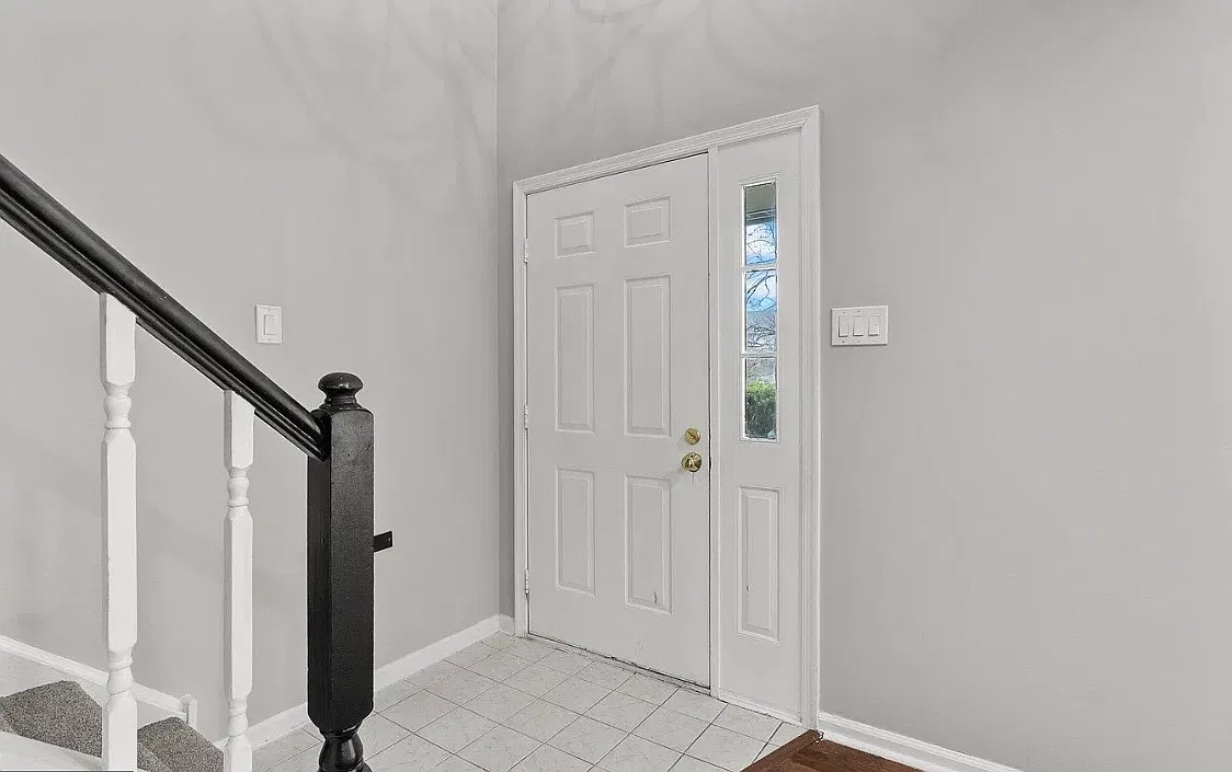 3 bed, 2206 sqft, $3,400 — Photo 1