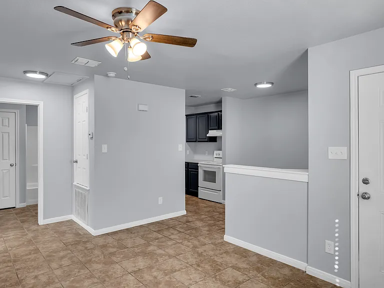 2105 Westwind Cir #A — Photo 4