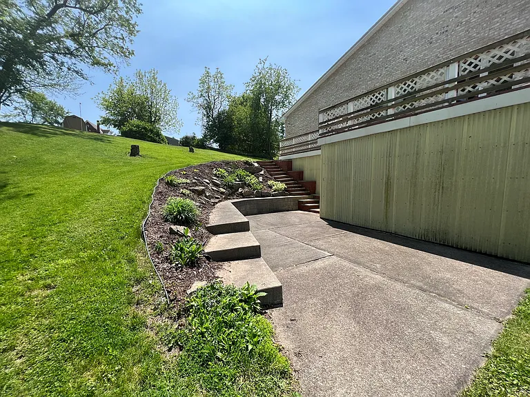 James St — Photo 3