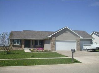1190 Clifton Ter, Rochelle, IL 61068