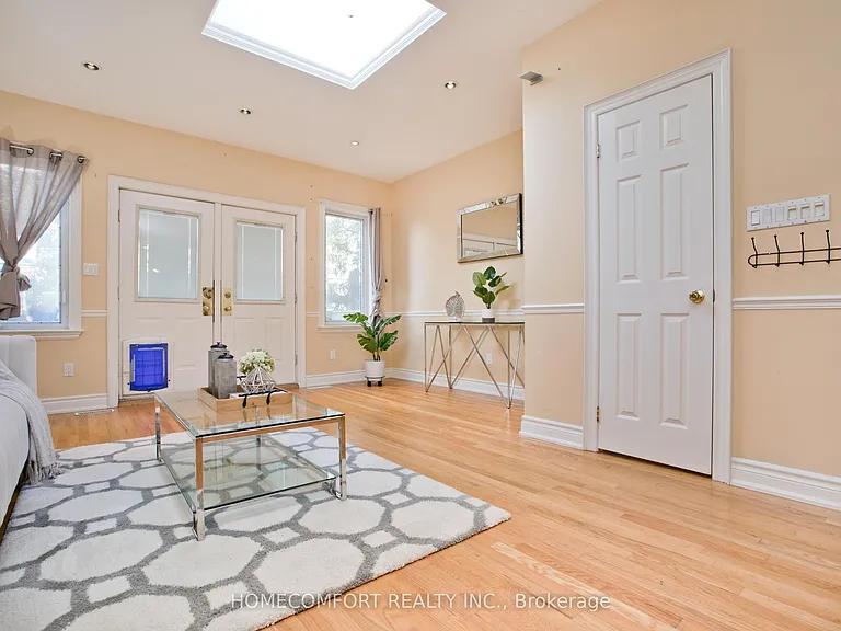 62 Keystone Ave — Photo 3