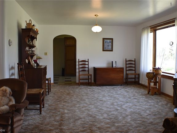 4th image of 481 Longview Ave