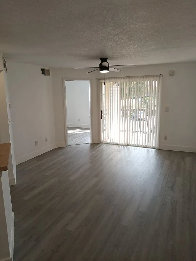 1 Bedroom, 1 Bath for Rent at 1964 Lake Atriums Cir #169 Orlando FL 32839 — Photo 2