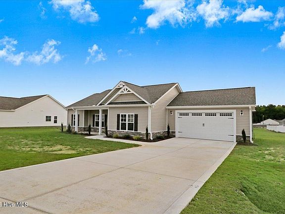 3rd image of 209 Dunbar Hill Drive