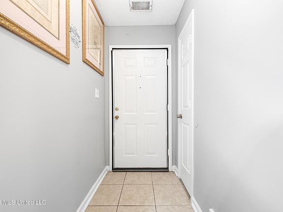 3rd image of 7340 Kingcrest Rd