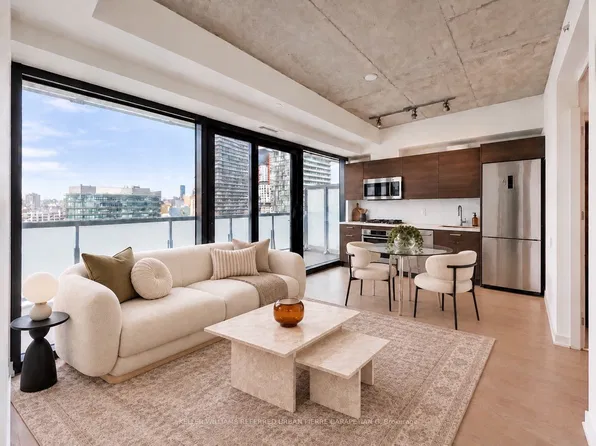11 Charlotte St Unit 2004, Toronto, ON M5V 0M6