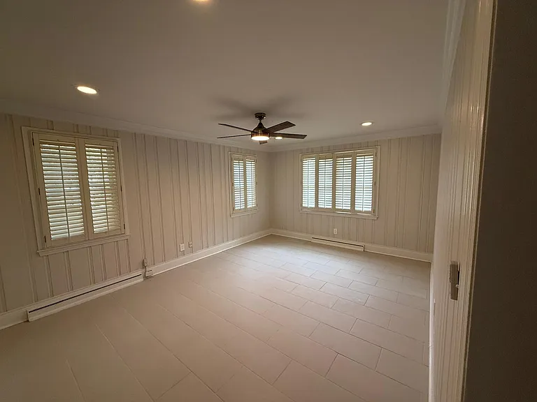 "Sunroom" Living area