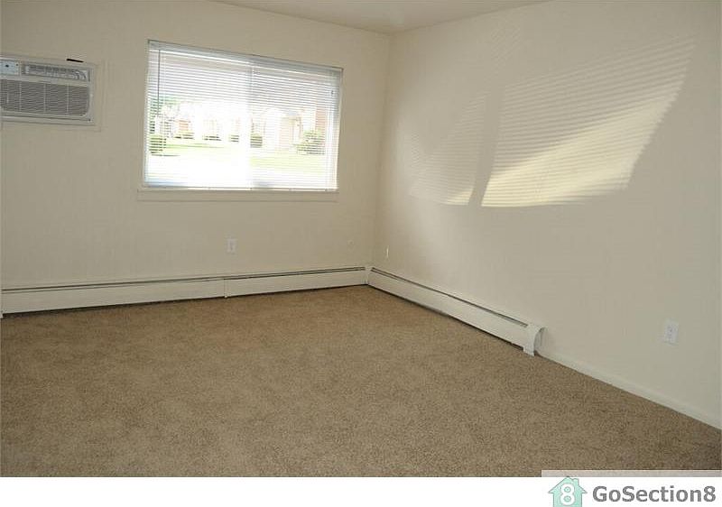 2nd image of 5928 N Marvine St #1