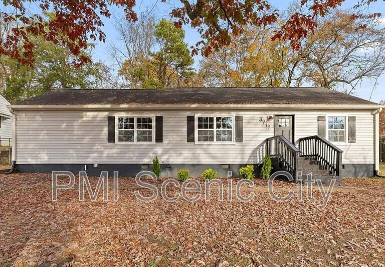 3919 Weldon Dr — Photo 2