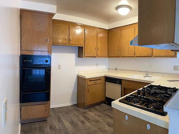 2nd image of 5050 Woodman Ave