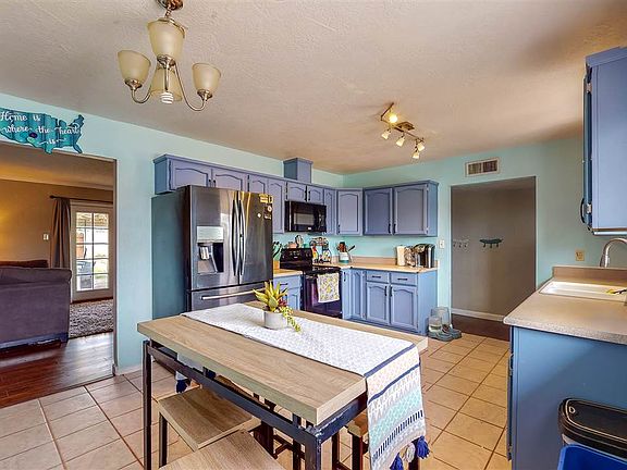 5th image of 1120 E 26th Pl