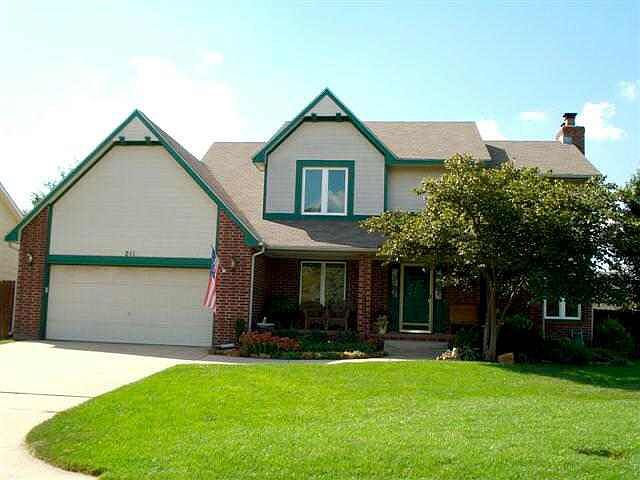 1st image of 211 Dogwood Ct
