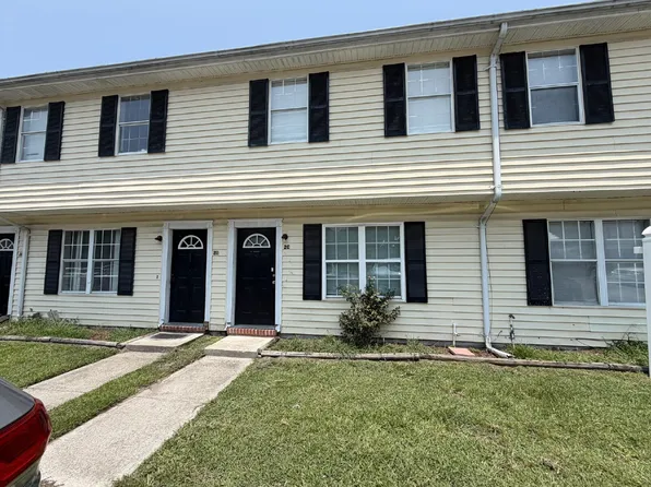 1100 Pineland Ave APT 2C, Hinesville, GA 31313