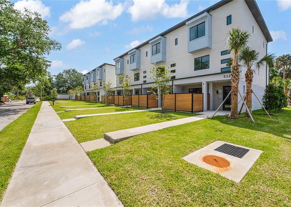 1st image of 532 W PLAZA PLACE #4