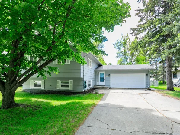 807 7th Ave E, West Fargo, ND 58078