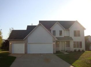 1413 Deer Creek Ln, Lake In The Hills, IL 60156