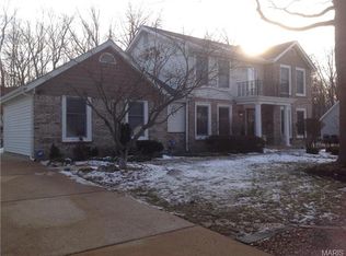 722 Redstart Dr, Ballwin, MO 63021