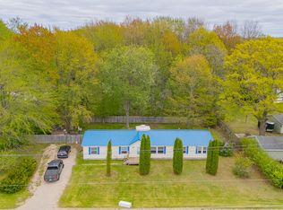 299 Cloverleaf Ln, Houghton Lake, MI 48629