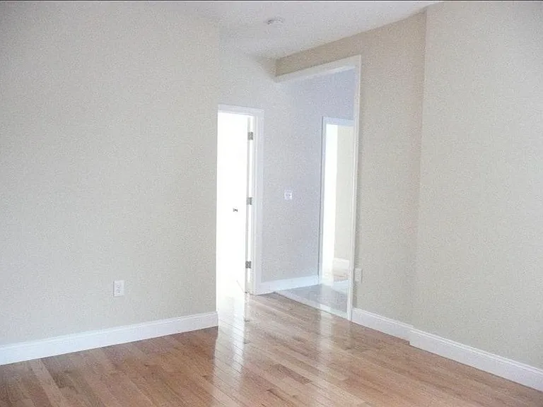 152 New York Ave #8 — Photo 6