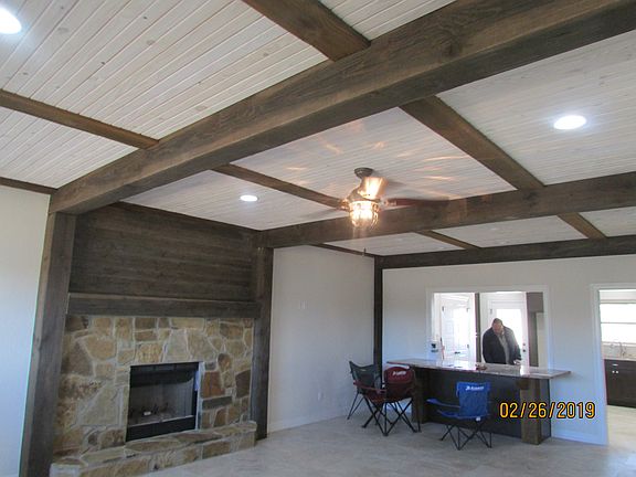 5th image of 406 Shady Ln