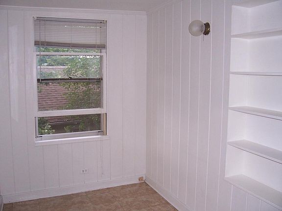 Sunporch (empty, same view as above)