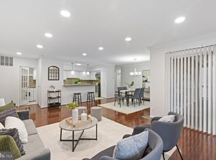 29 Stonehenge Cir APT 6, Pikesville, MD 21208