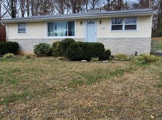 467 Oak Grove Rd, Gray, TN 37615