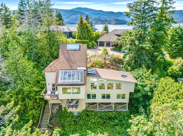 6236 Summit Ave, West Vancouver, BC V7W 1Y2