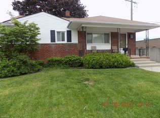 22501 Kramer St, Saint Clair Shores, MI 48080