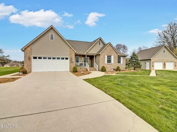1251 Arrowhead Dr, Crossville, TN 38572