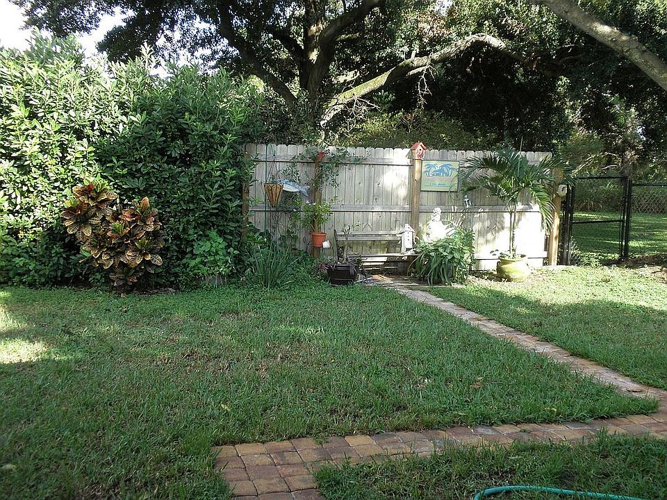 Side Garden area