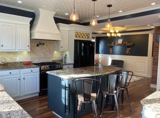 14 Hadley St FLOOR 1, South Hadley, MA 01075