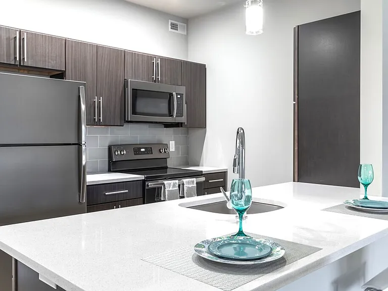 Solara Luxury Apartments — Photo 22
