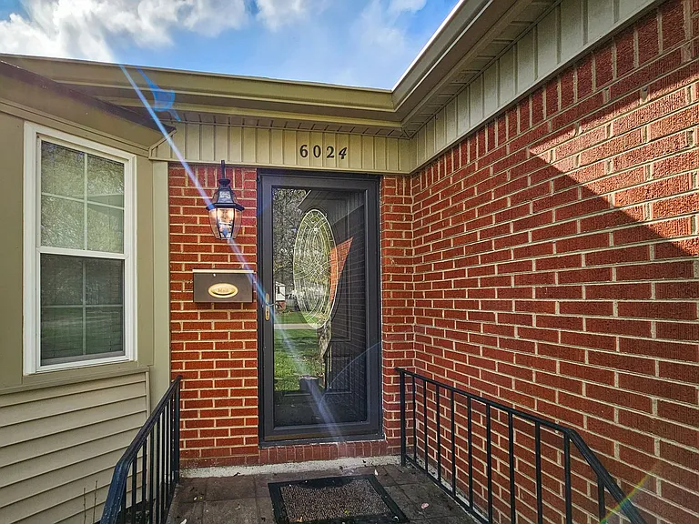 6024 Hillside Avenue East Dr — Photo 3