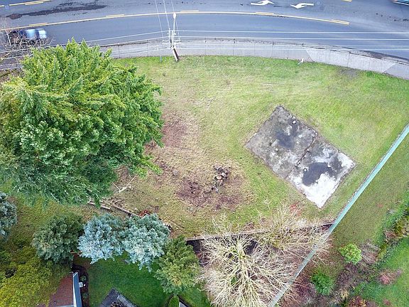 3rd image of 21742 SW Sherwood Blvd