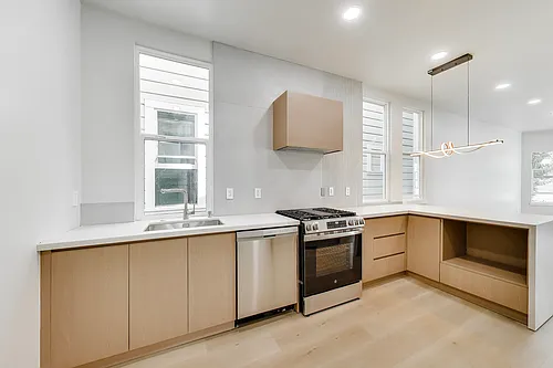 611 Oak St #611 Photo 1