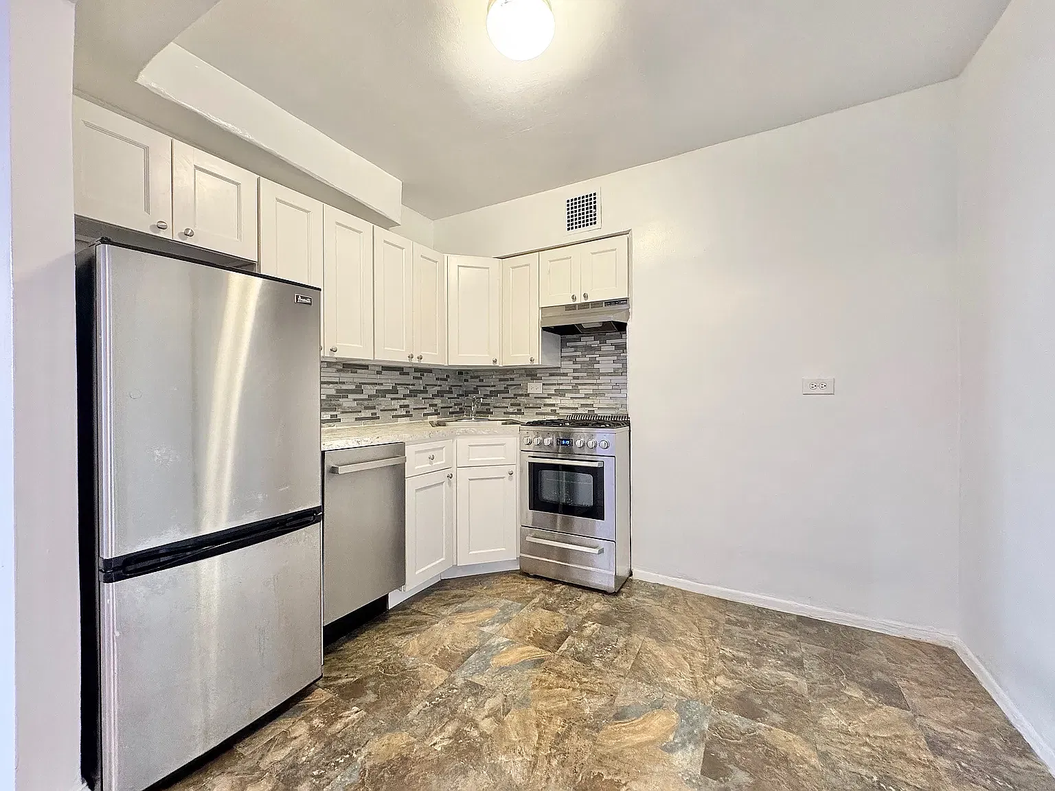 142-27 Barclay Avenue — Photo 4