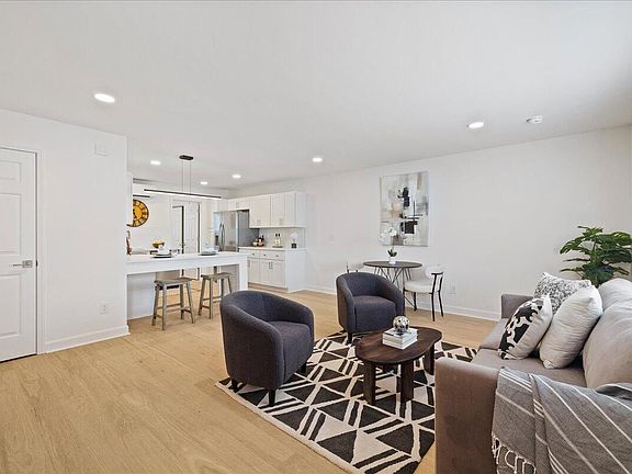 4th image of 1309 Hudson Ave APT E12