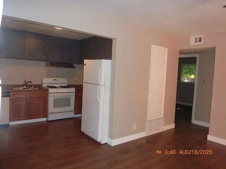 7863 Mariposa Ave — Photo 8