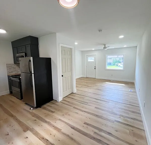 3741 Elmwood Ave — Photo 9