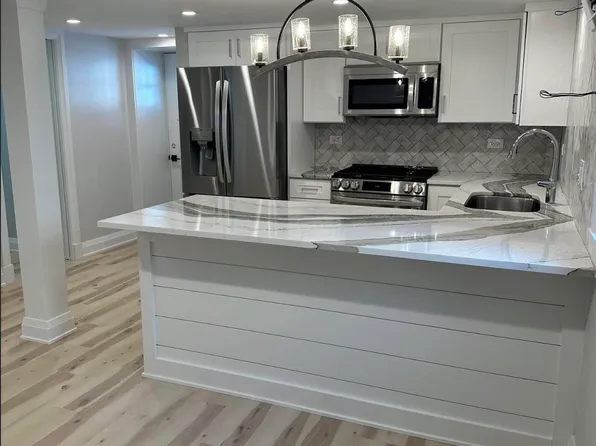 17270 Oak Park Ave, Tinley Park, IL 60477