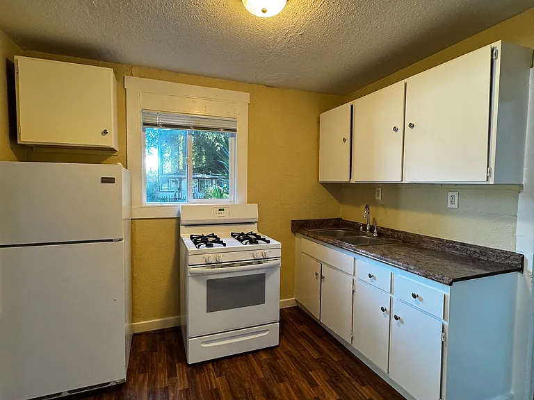 14860 River Rd #13 — Photo 7
