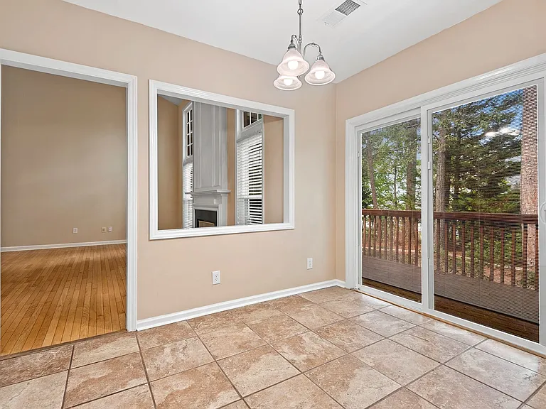 121 Haddonfield Ln — Photo 12
