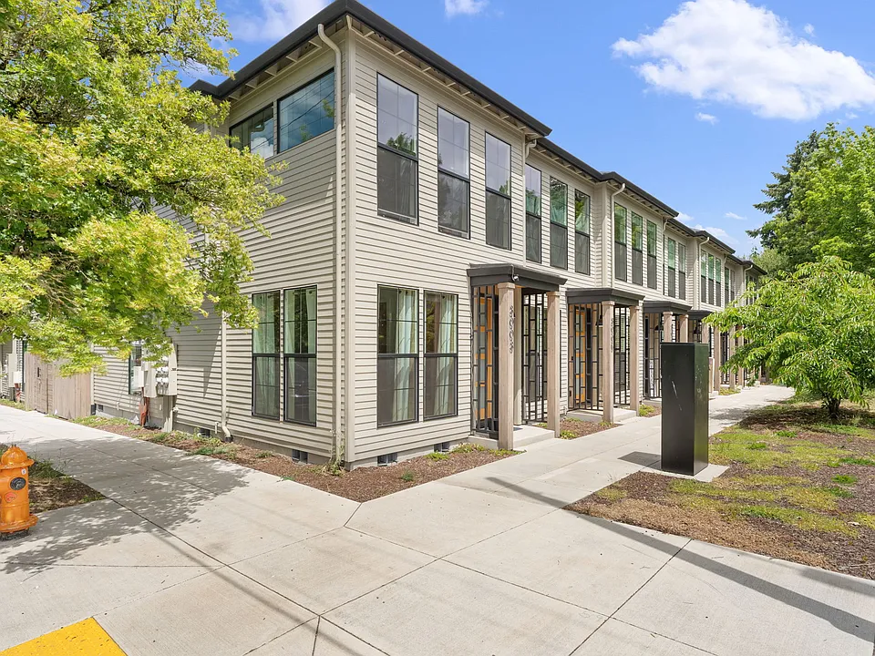 3009 NE Ainsworth St #3009