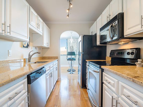 5th image of 2700 N Hampden Ct APT 24B