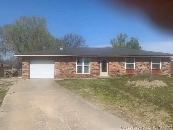 324 E Eastmanor Cir, Pryor, OK 74361