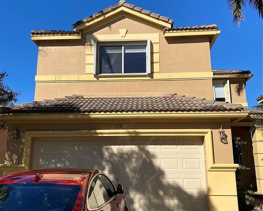 1st image of 872 Golden Cane Dr